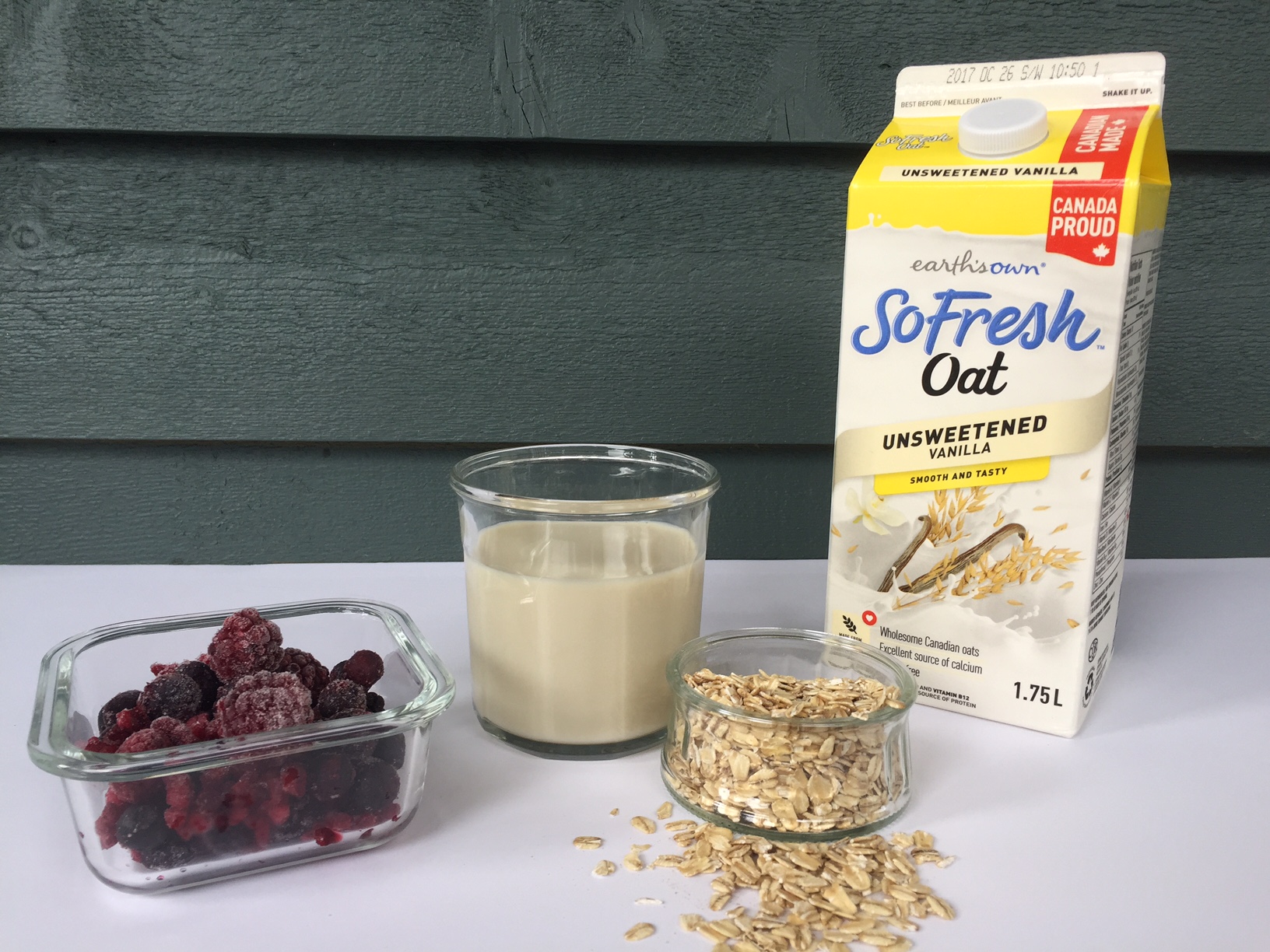 Oat Milk: A New Plant-Based Milk For My Smoothies!
